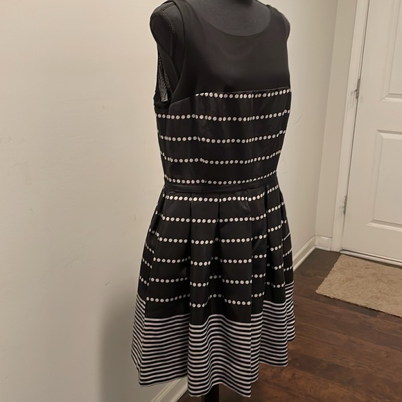 Taylor Dress Women Size 14 Black White Dressy Formal Polka Dots Stripe Pleated - Picture 7 of 14
